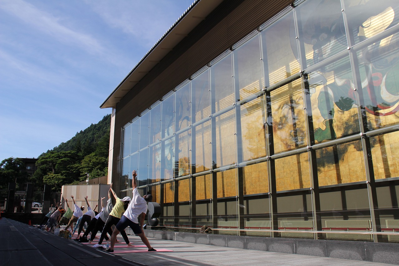 岡田美術館ヨガ.jpg
