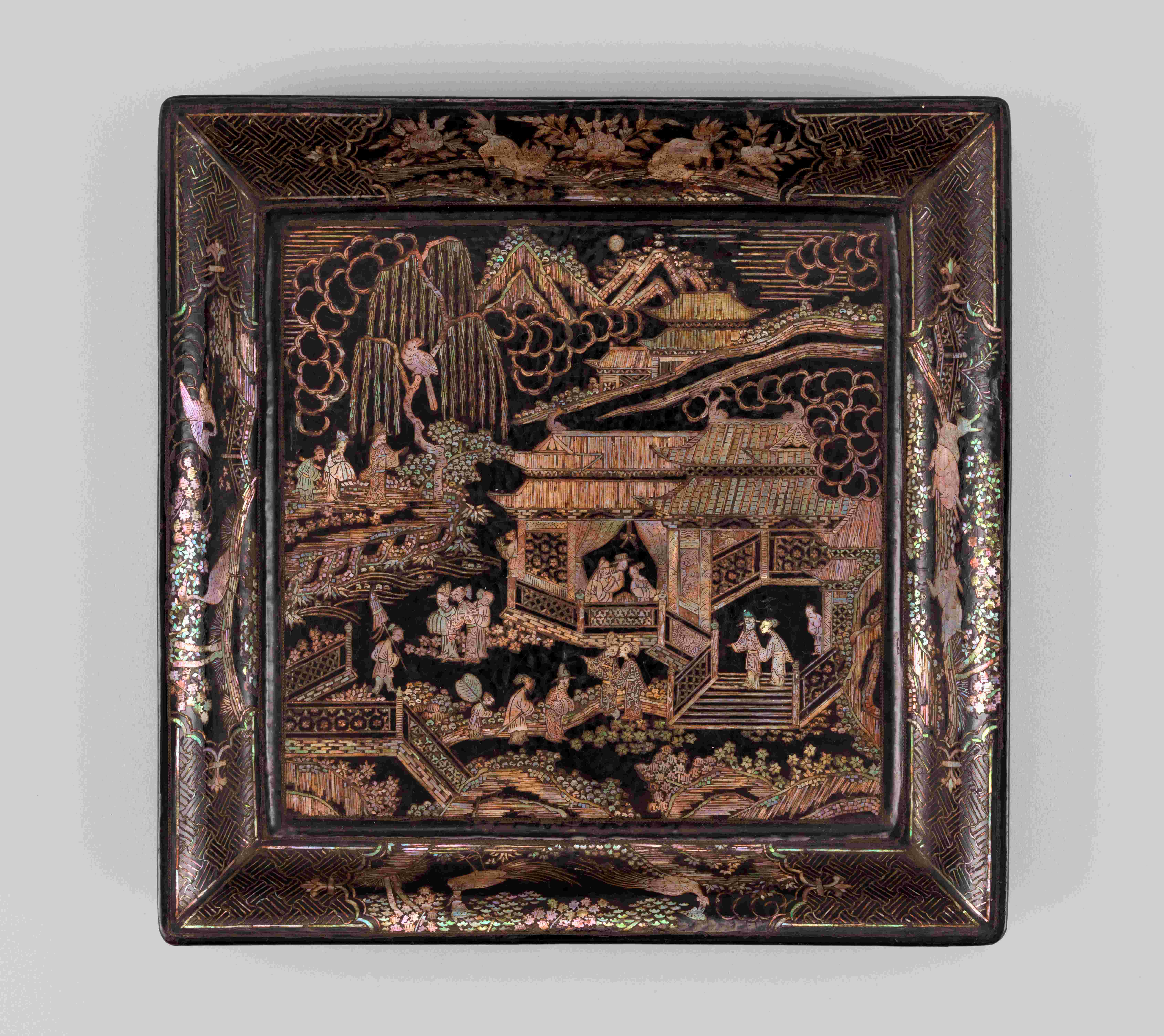 黒漆葡萄栗鼠図 螺鈿箔絵小箱｜今後展示予定の日本・東洋の